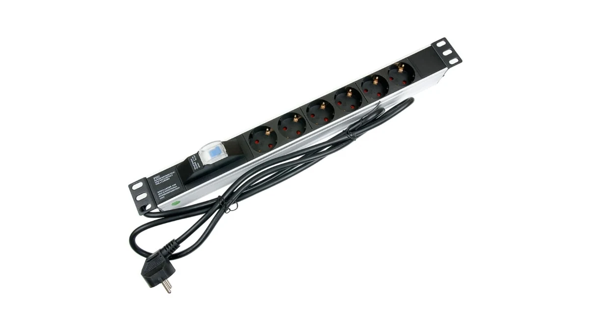QS-PDU-1U-1P10-6DR-1,8М